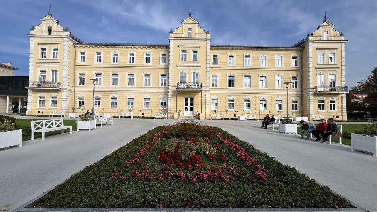 Toplice Lipik i Narodna kupka — fotografija 1 od 9
