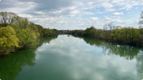 Pogled s mosta na Kupu i Petrinju