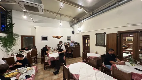 Obavezno se naručiti jer se uvijek traži stol više