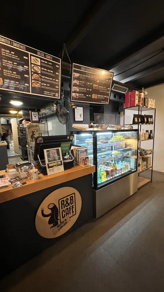 R&B cafe Roasters
