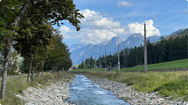 Drava Bike dionica od San Candida (blizu izvora) do Lienza nam je omiljena biciklistička vožnja; možete vjerovati da je na fotografiji Drava?