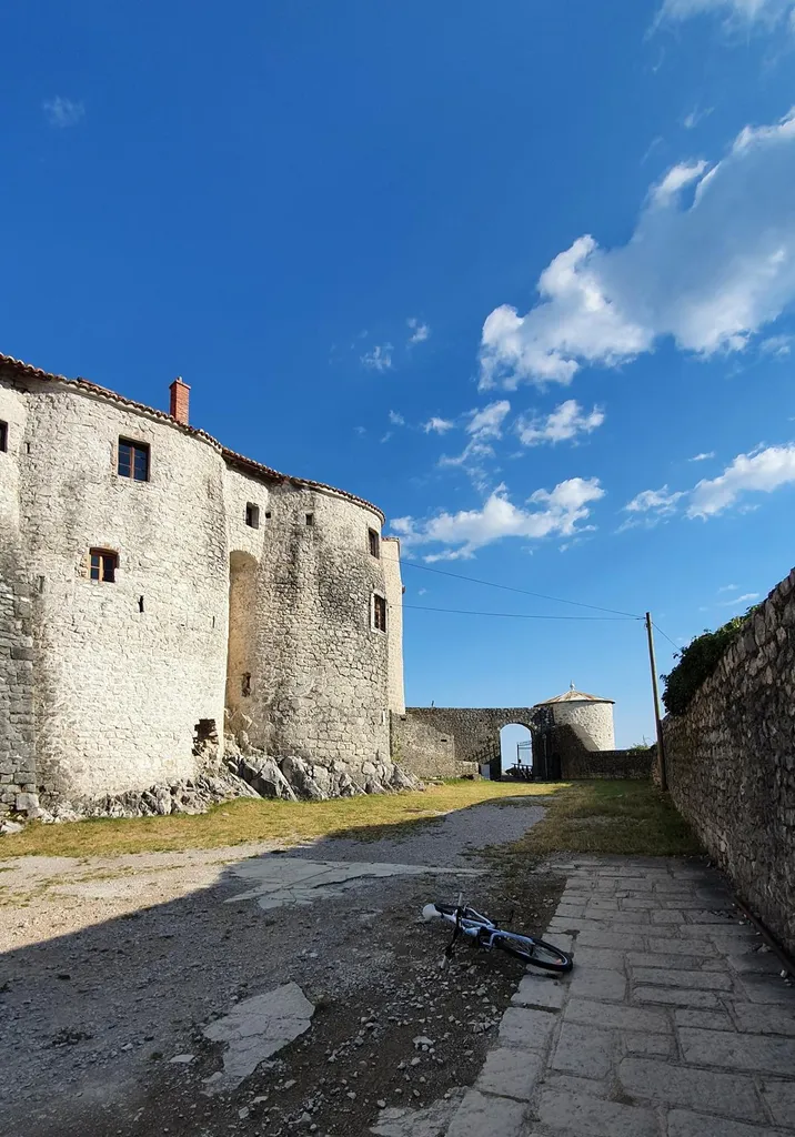 Kaštel Grobnik