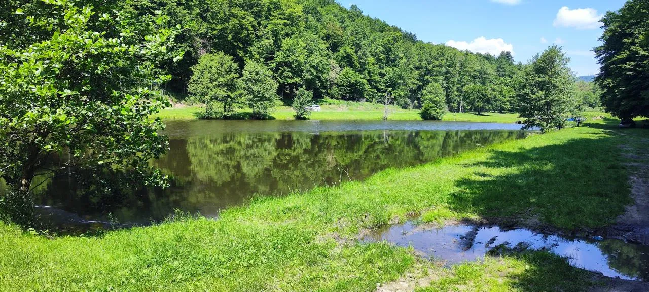 Jezero Mikleuška — fotografija 1 od 8