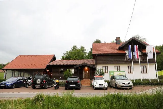 Natrural - izletište, kamp i restoran Žumberak
