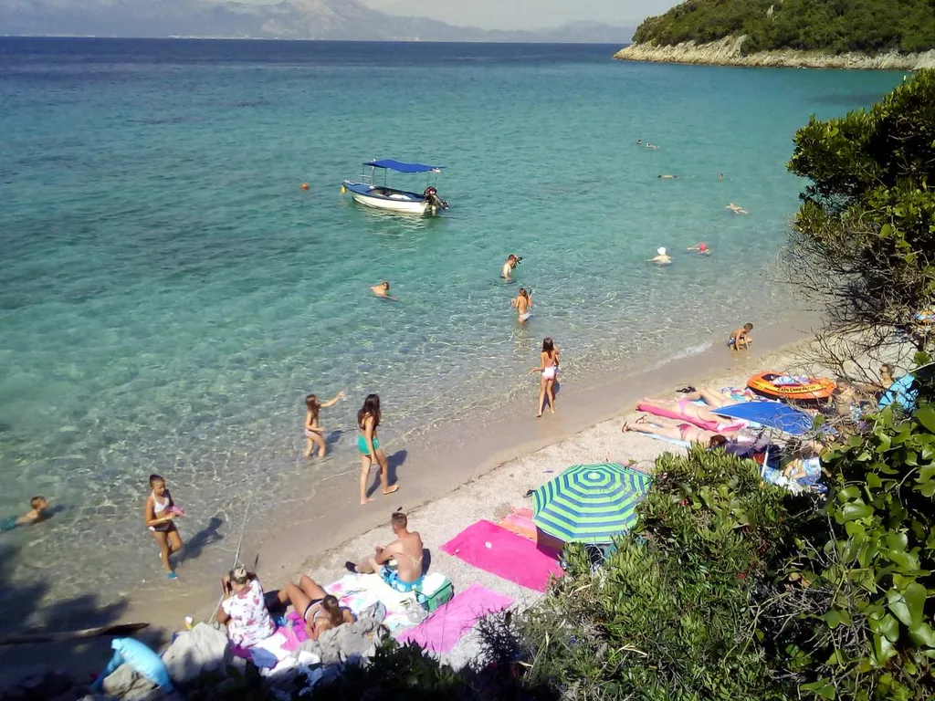Divna - najljepša plaža Pelješca