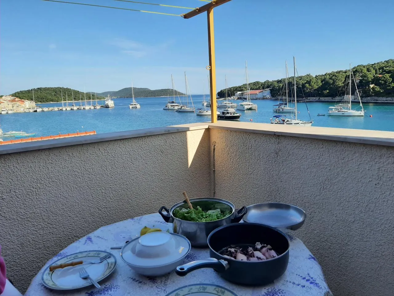 Prvić - otok bez auta, za odmor duše i tijela — fotografija 1 od 7