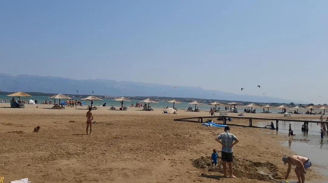 Kraljičina plaža — fotografija 1 od 3
