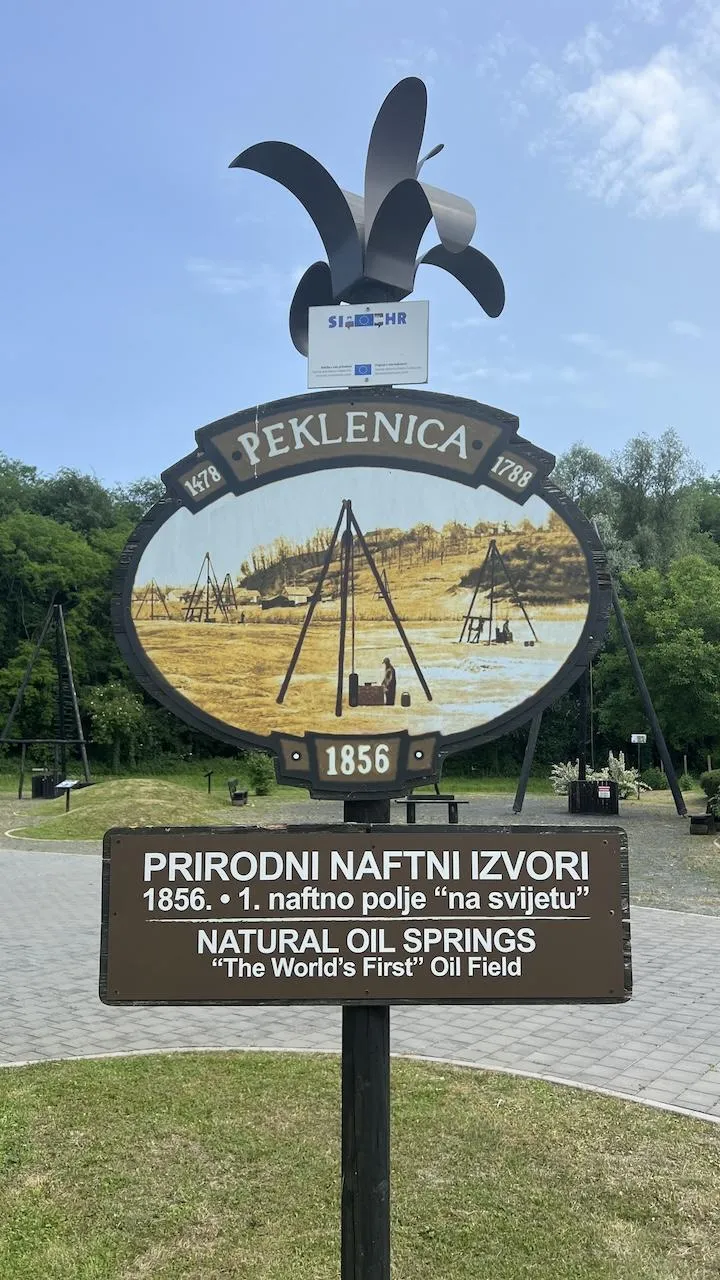 Spomen park naftaštva Peklenica — fotografija 1 od 7