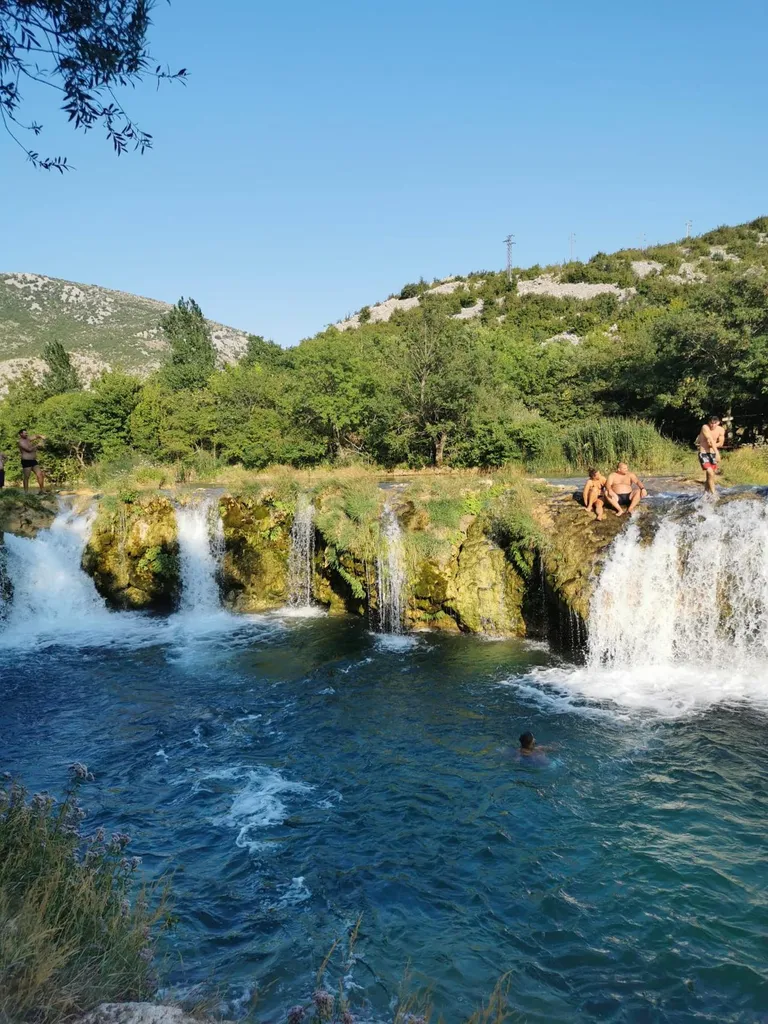 Zrmanja - kayaking po rijeci u kojoj uživaju svi