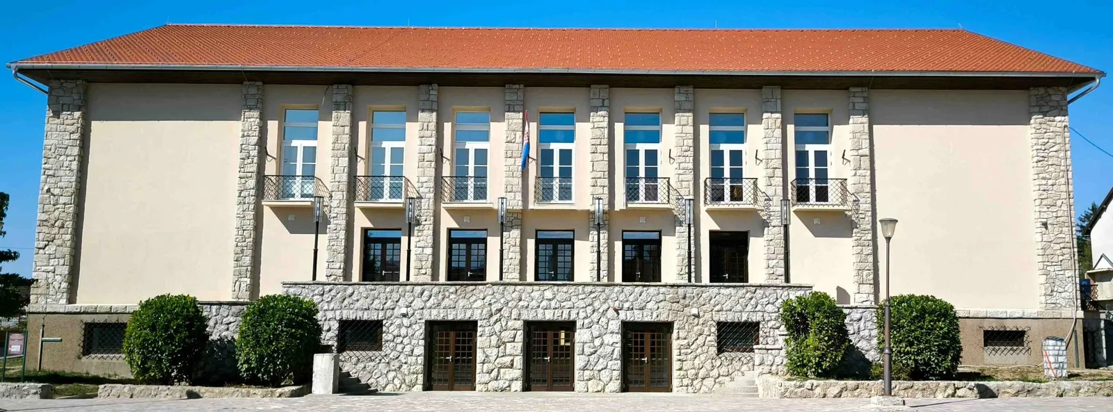 Hrvatski dom Petrinja — fotografija 1 od 4