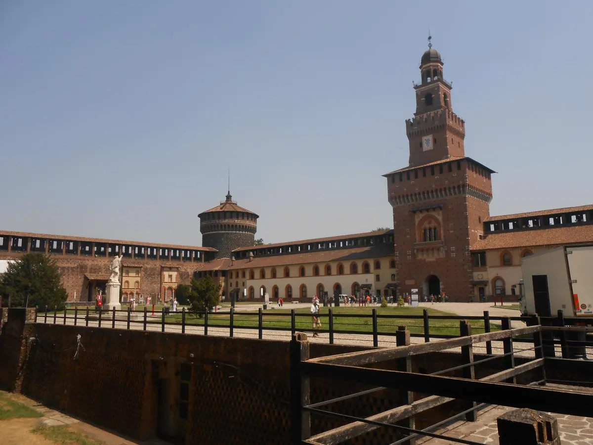 Dvorac Sforza — fotografija 1 od 6