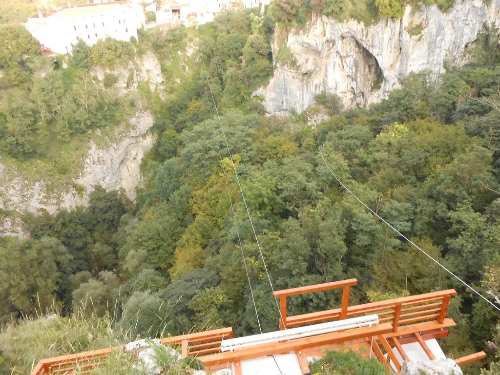 Zipline iznad Pazinske jame