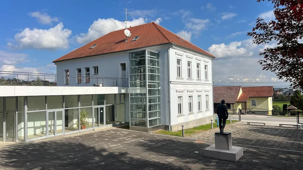 Spomen škola dr. Franje Tuđmana