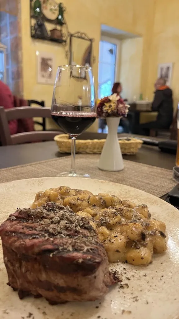 Gostionica Hiša pod Gradom