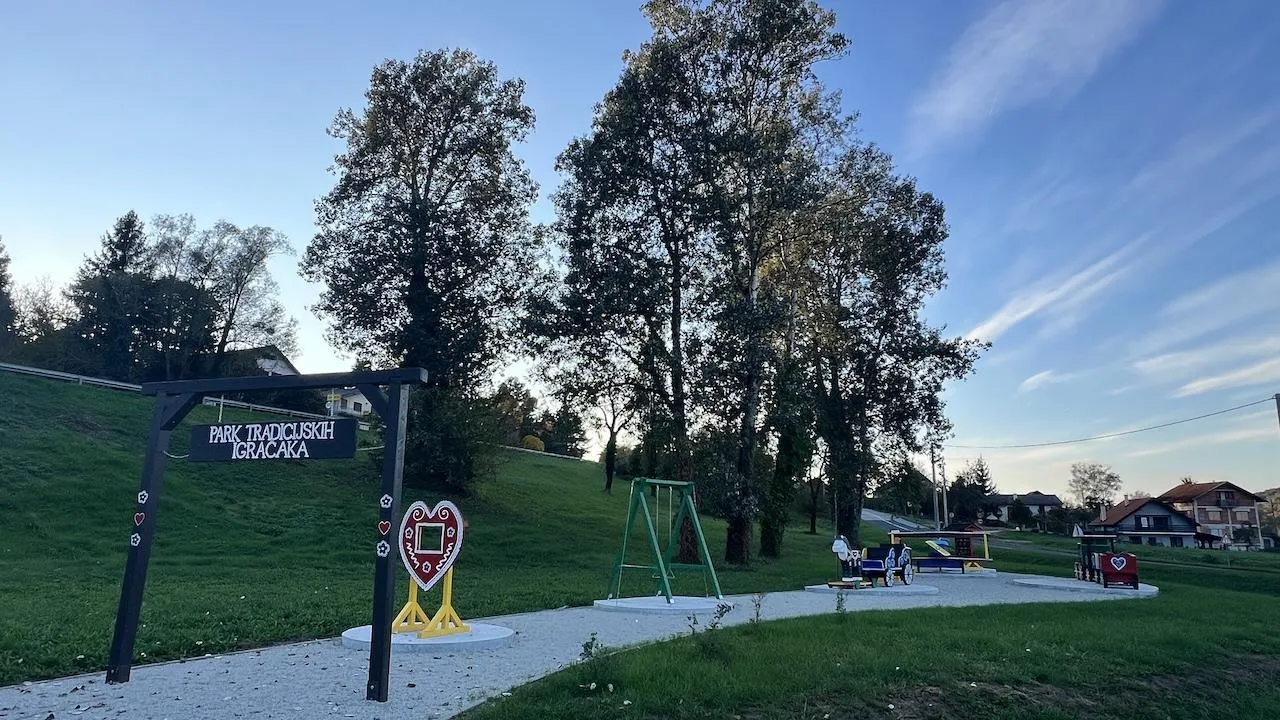 Park tradicijskih igračaka — fotografija 1 od 11