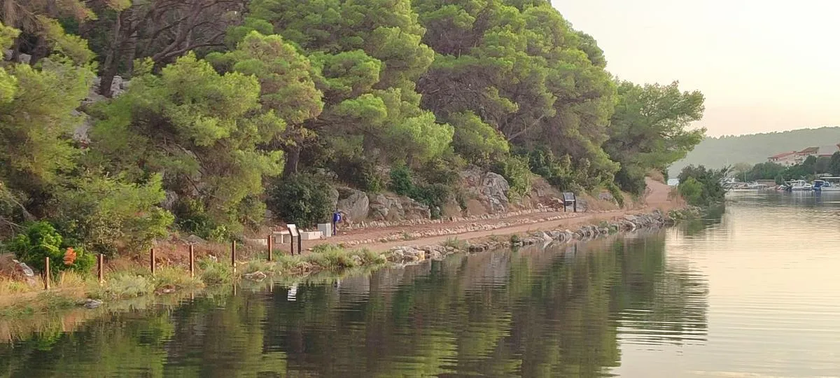Pogled na Pirovac s Makirine — fotografija 1 od 13