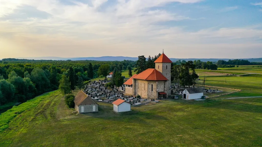 Crkva Velike Gospe Kloštar - Slavonski Kobaš